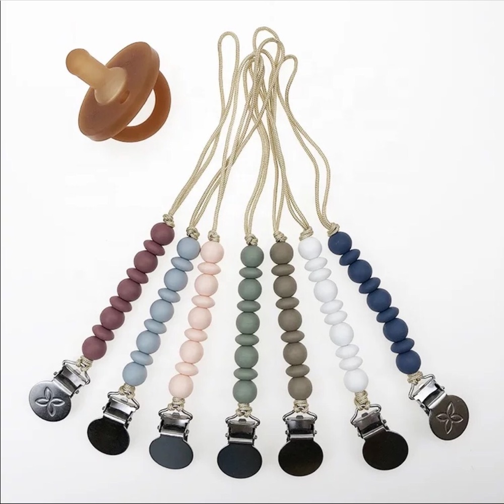 Pacifier clip